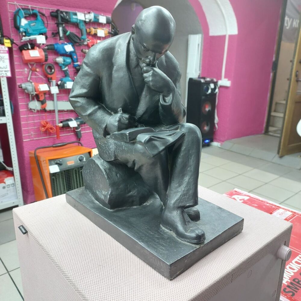 Скульптура Ленин с книгой  1960-1970 гг  силумин