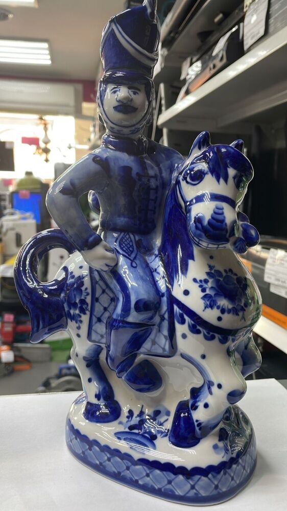 Статуэтка Гусар на коне