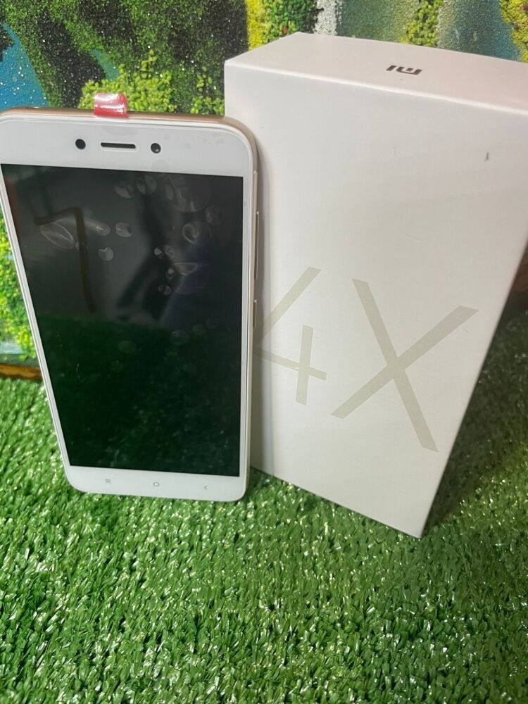 Смартфон Xiaomi Redmi 4X 4/64