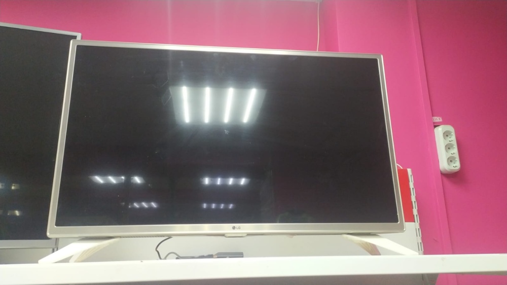 Телевизор LG  32LH609V