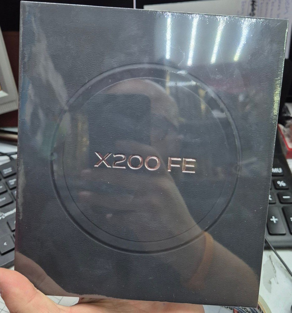 Смартфон Vivo V200fe 12\256