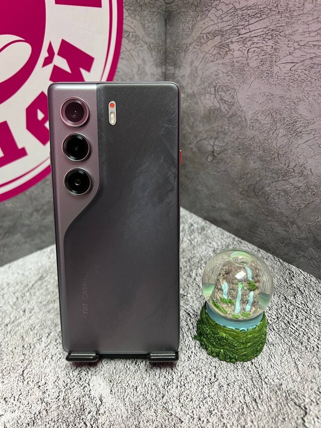 Мобильный телефон Tecno Camon 40 12\256 Гб