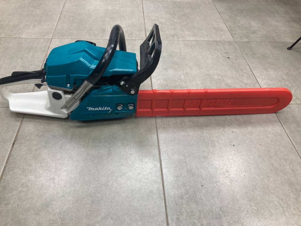 Бензопила MAKITA