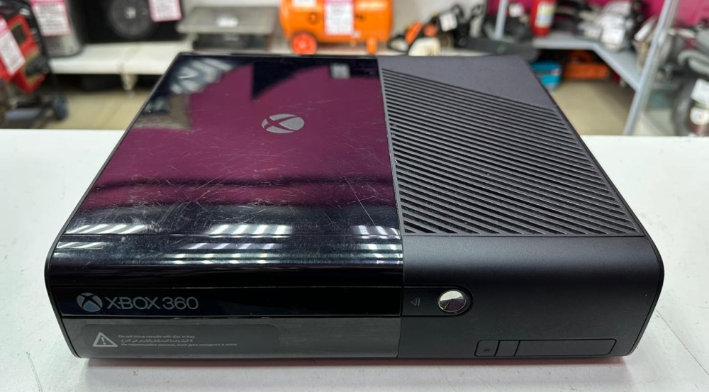 Игровая приставка XBOX 360 E 250 Gb