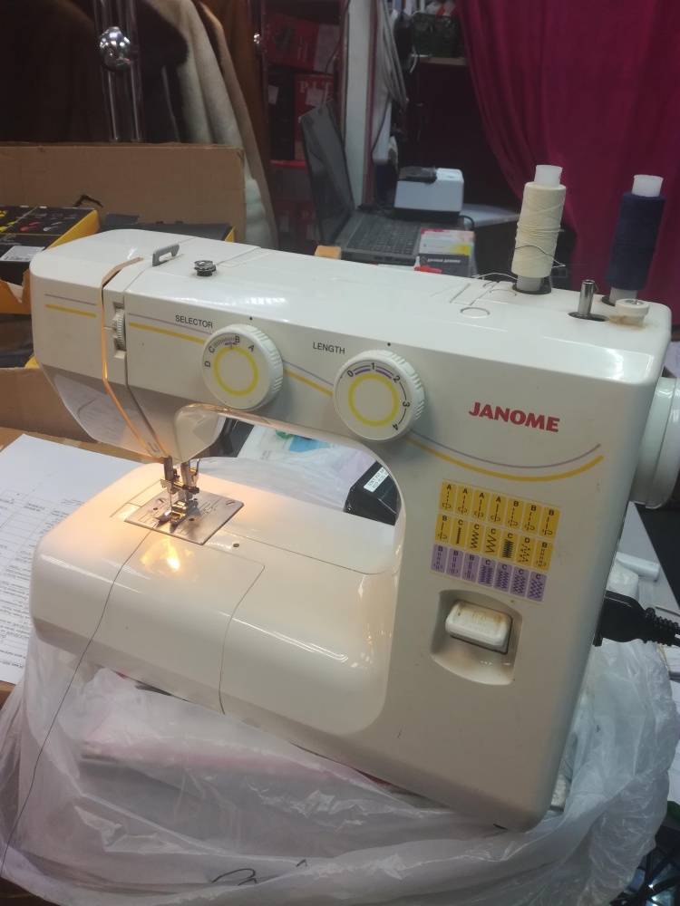 Швейная машина JANOME 1143