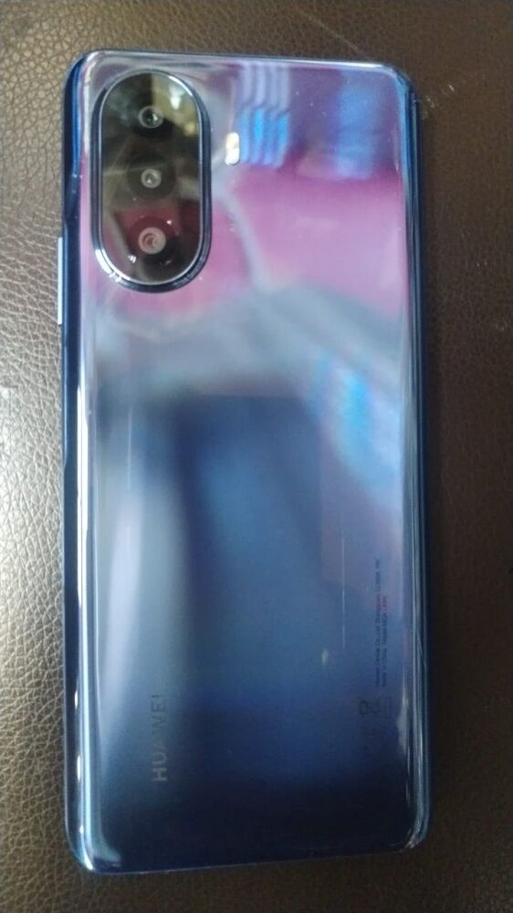 Смартфон Huawei Y70