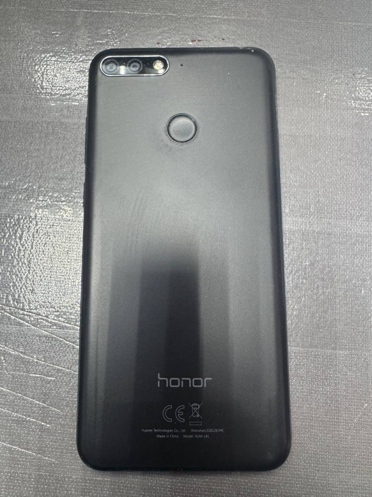 Смартфон Honor 7C