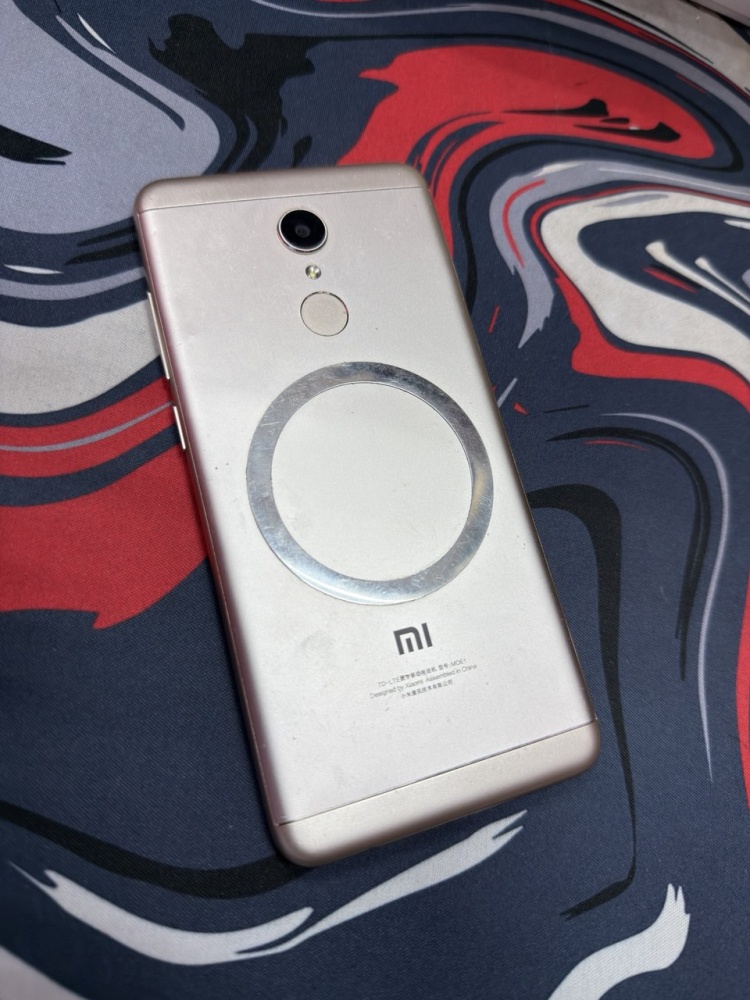 Смартфон Xiaomi Redmi 5 3/32гб
