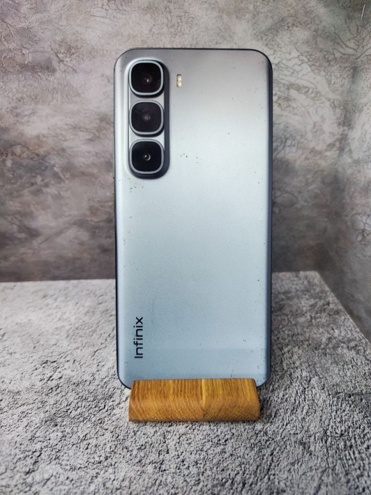 Мобильный телефон Infinix Hot 60+ 8/256