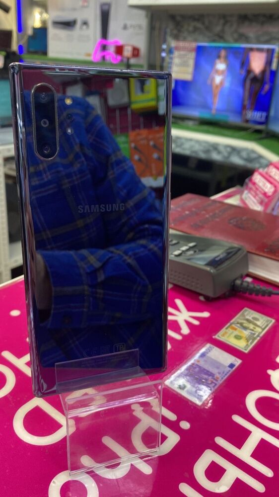 Смартфон Samsung Note 10+