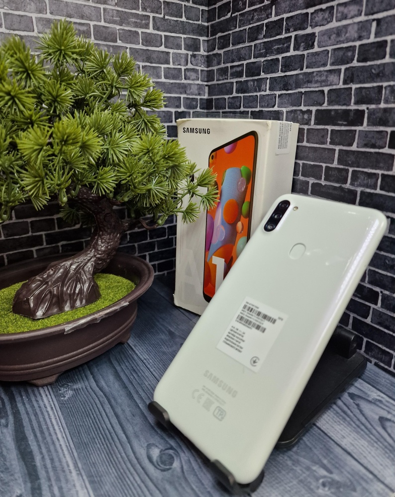 Смартфон Samsung A11 2/32GB