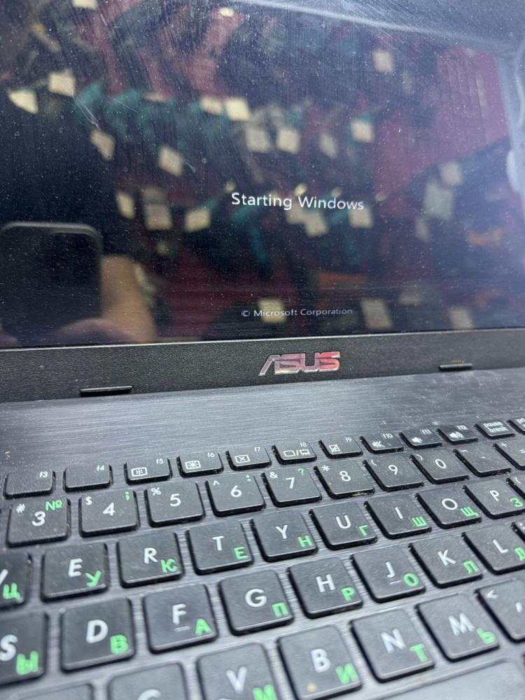Ноутбук ASUS