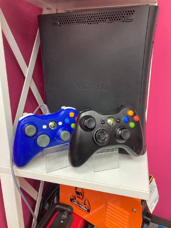 Игровая приставка XBOX 360