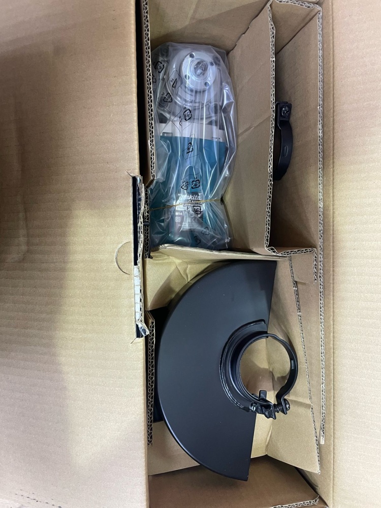 УШМ (Болгарка) Makita GA9082