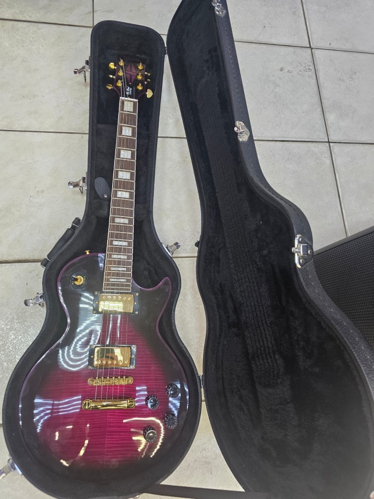 Электрогитара Gibsom Les Paul custon violete