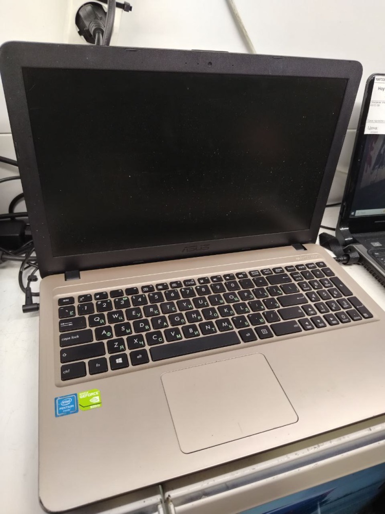 Ноутбук ASUS