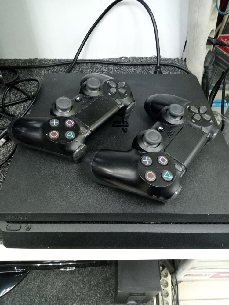 Игровая приставка Sony PlayStation 4 slim