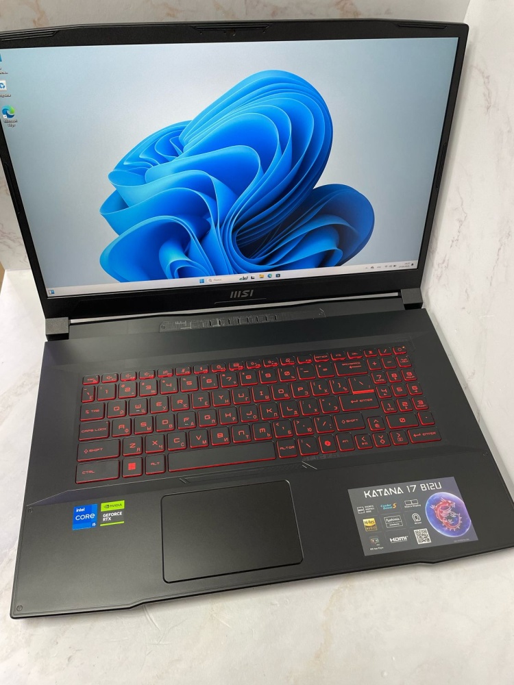 Ноутбук MSI 17 b12ucr-821xru
