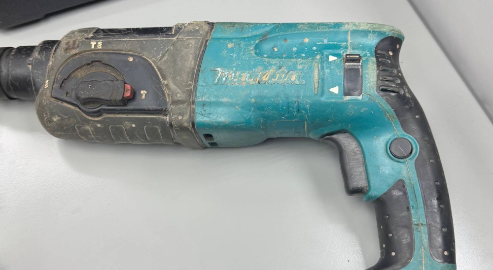 Перфоратор MAKITA 2470