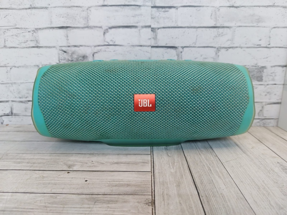 JBL Charge 4
