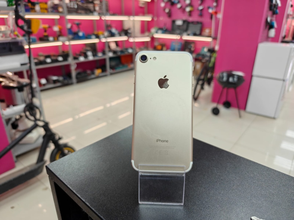 Смартфон iPhone 7 32Gb