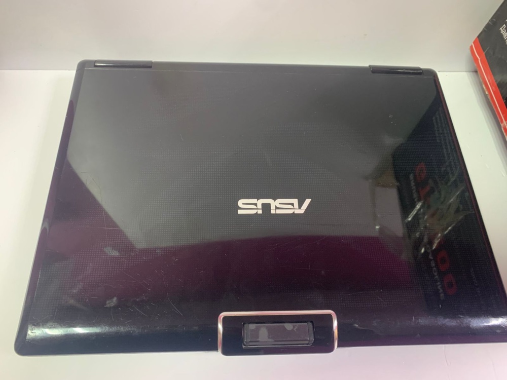 Ноутбук ASUS intel core 2 duo E8400/3gb/250gb