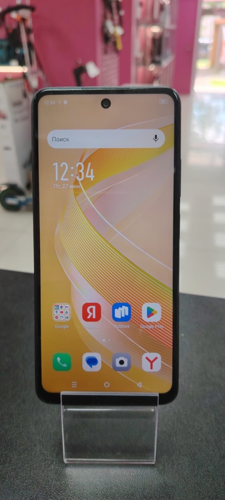 Мобильный телефон Infinix smart 8 3/64