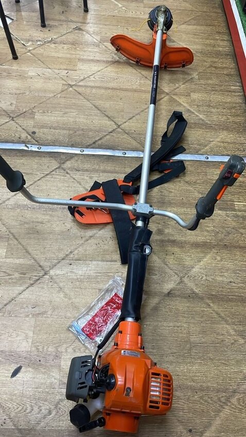 Бензотриммер Villatec CB143