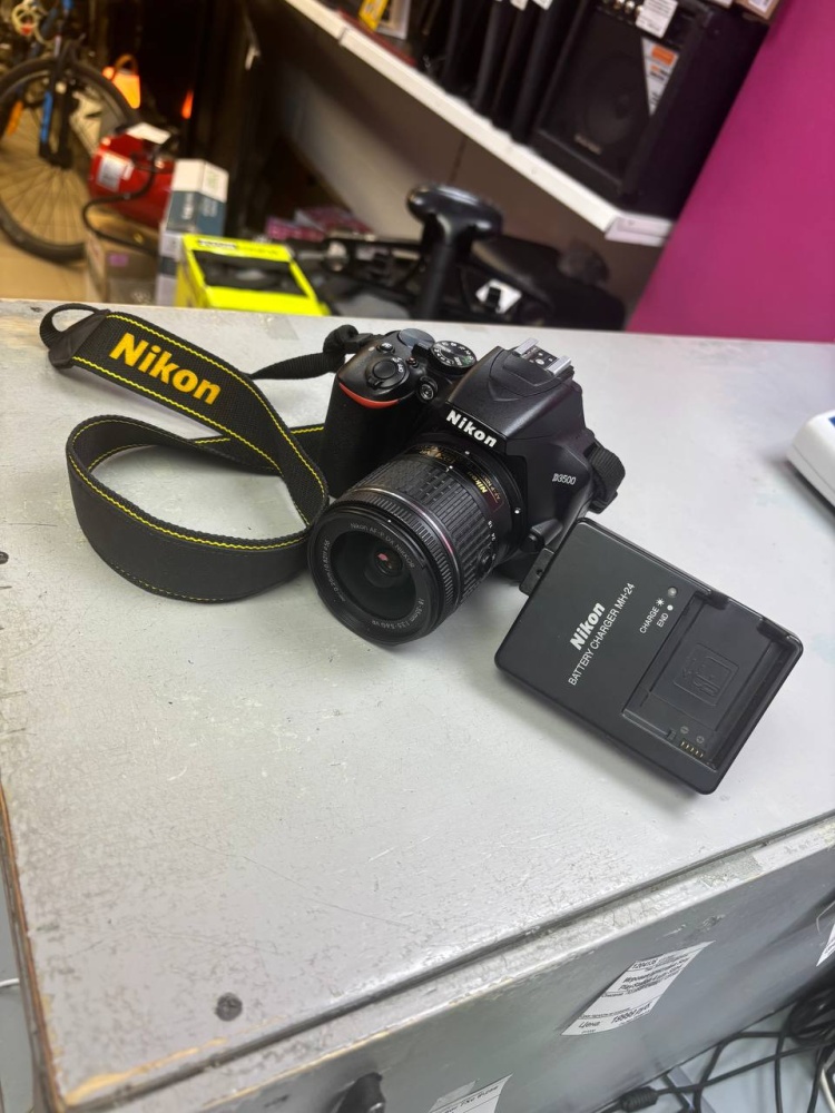 Фотоаппарат Nikon D3500