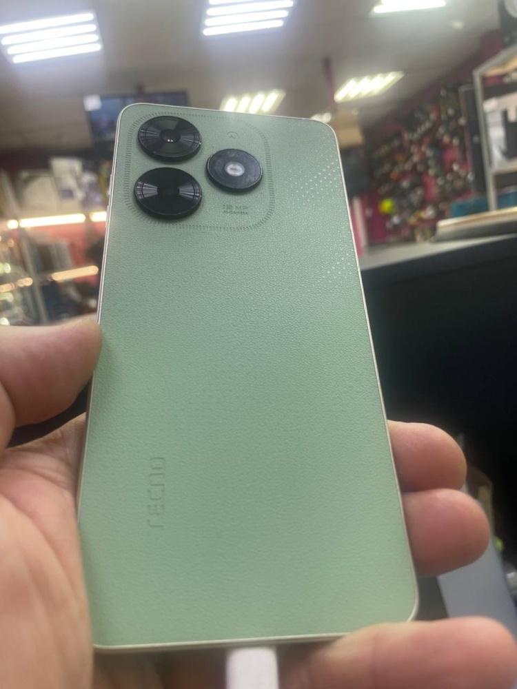 телефон Tecno Spark Go 2024 4/64GB
