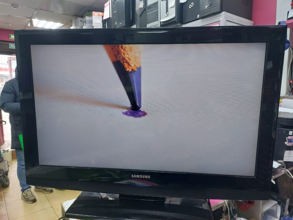 Телевизор Samsung 32"