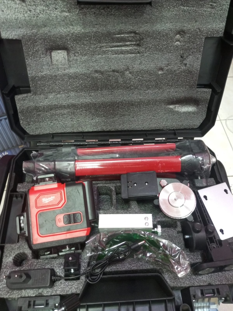 Лазерный уровень Milwaukee 4d