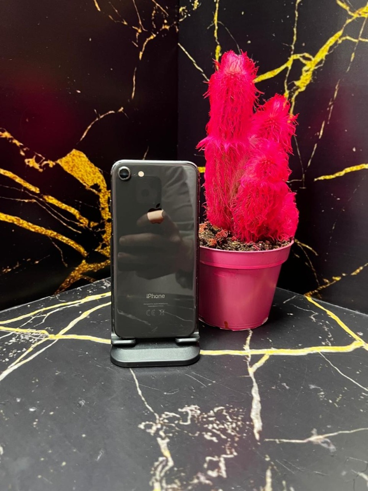 Смартфон iPhone 8 64 Gb 98%