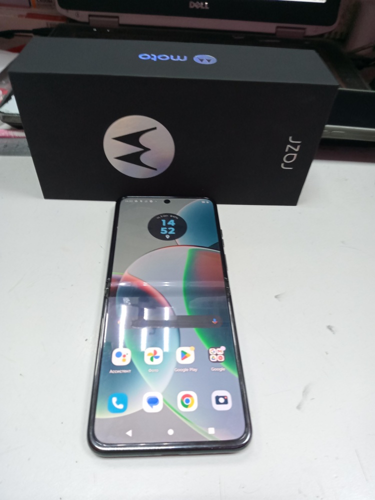 Мобильный телефон Motorola RAZR 40