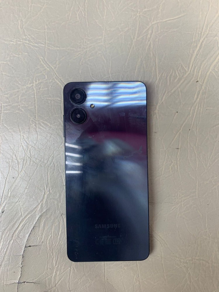 Смартфон Samsung A06