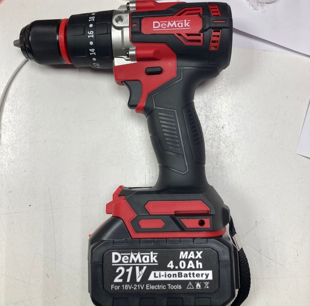 Шуруповерт DeMak Max