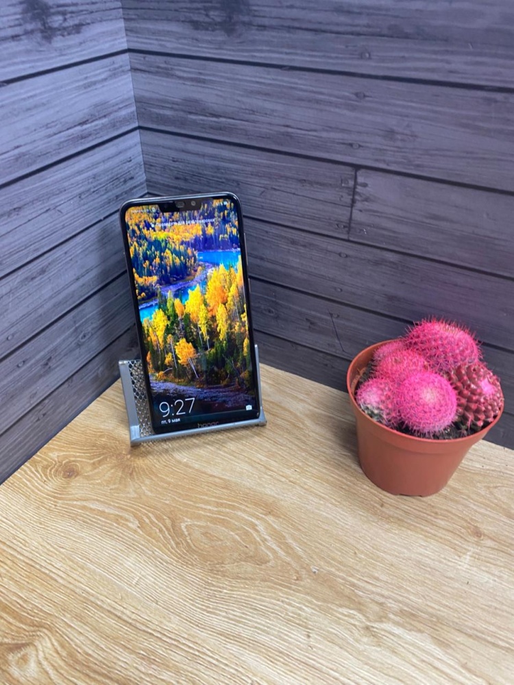 Смартфон Honor 8C 3/32 gb
