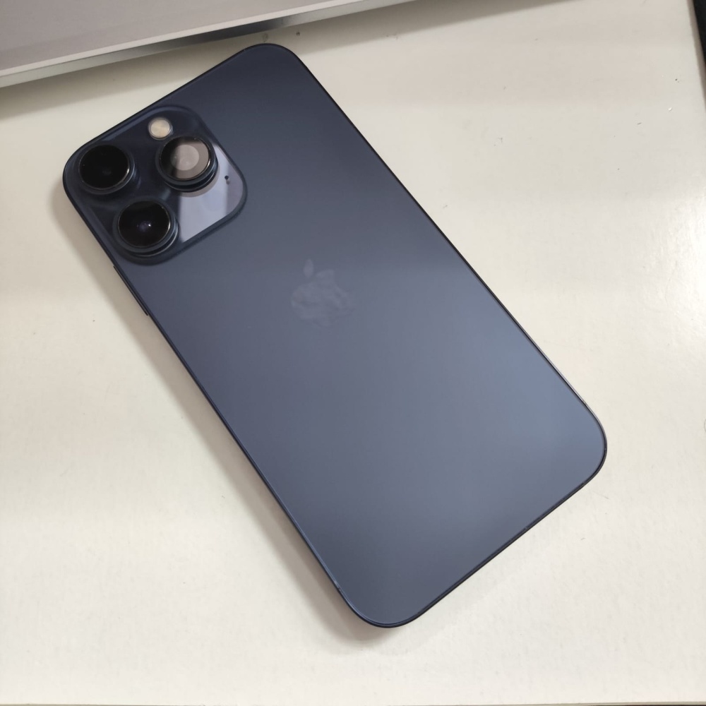 Смартфон iPhone XR 128 Gb в корпусе 15 PRO