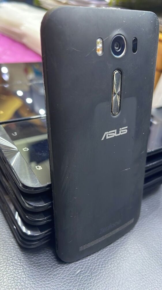 Мобильный телефон ASUS ZenFone 2 2/32GB