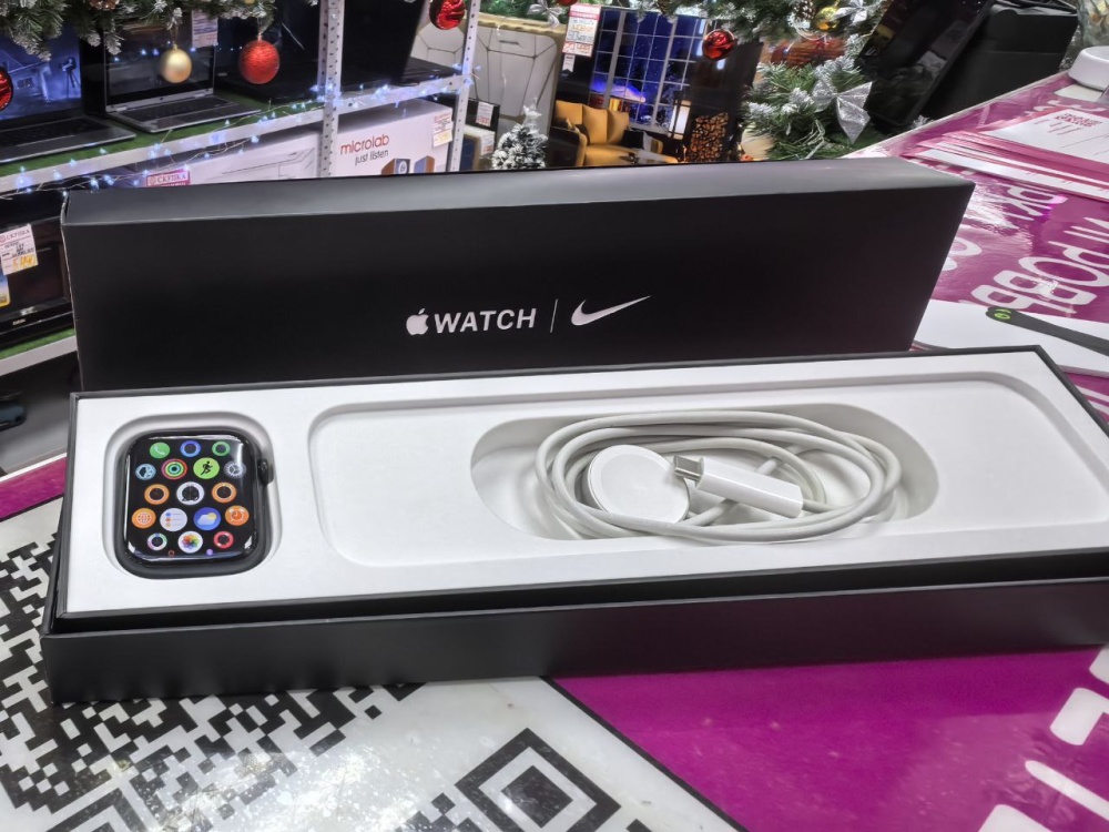 Часы Apple 7 45мм nike 85%