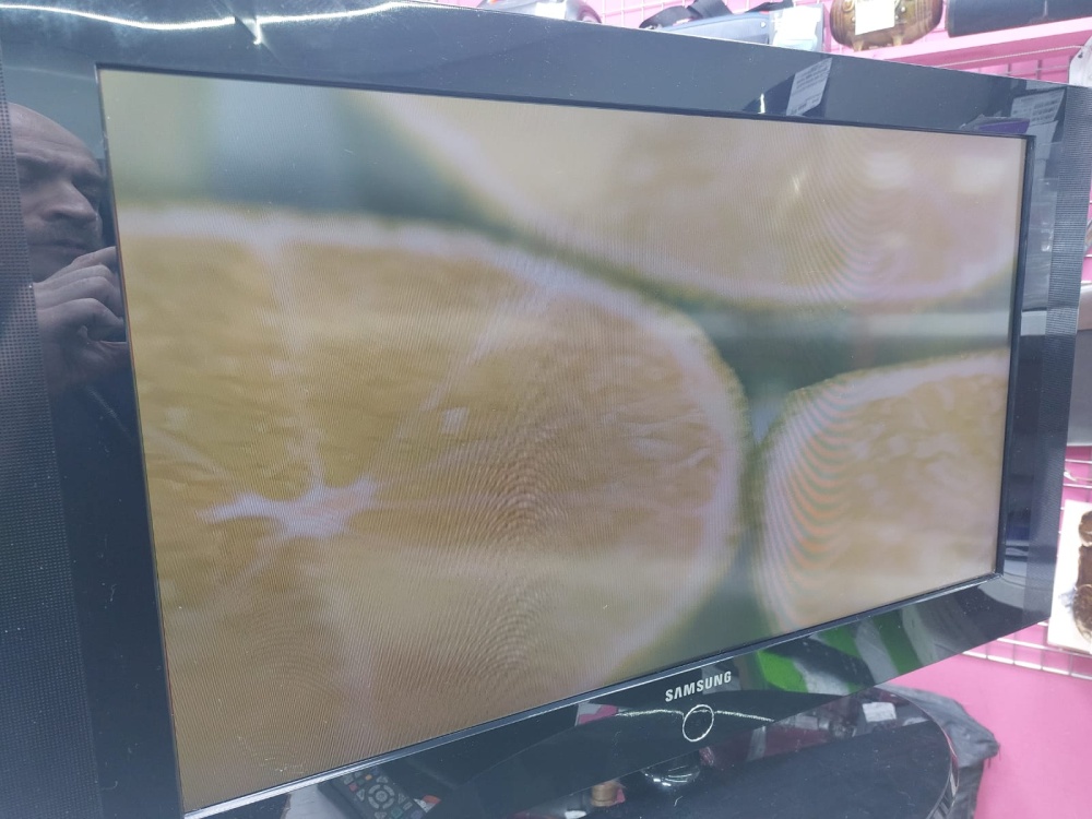 Телевизор Samsung 32"