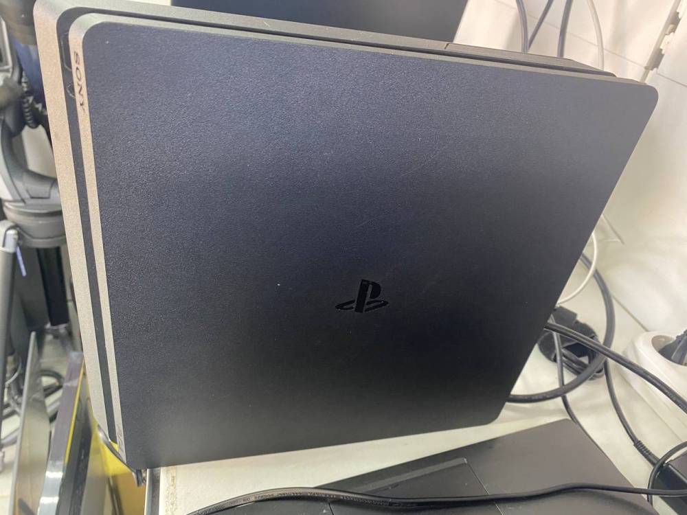 Игровая приставка Sony PlayStation 4 slim