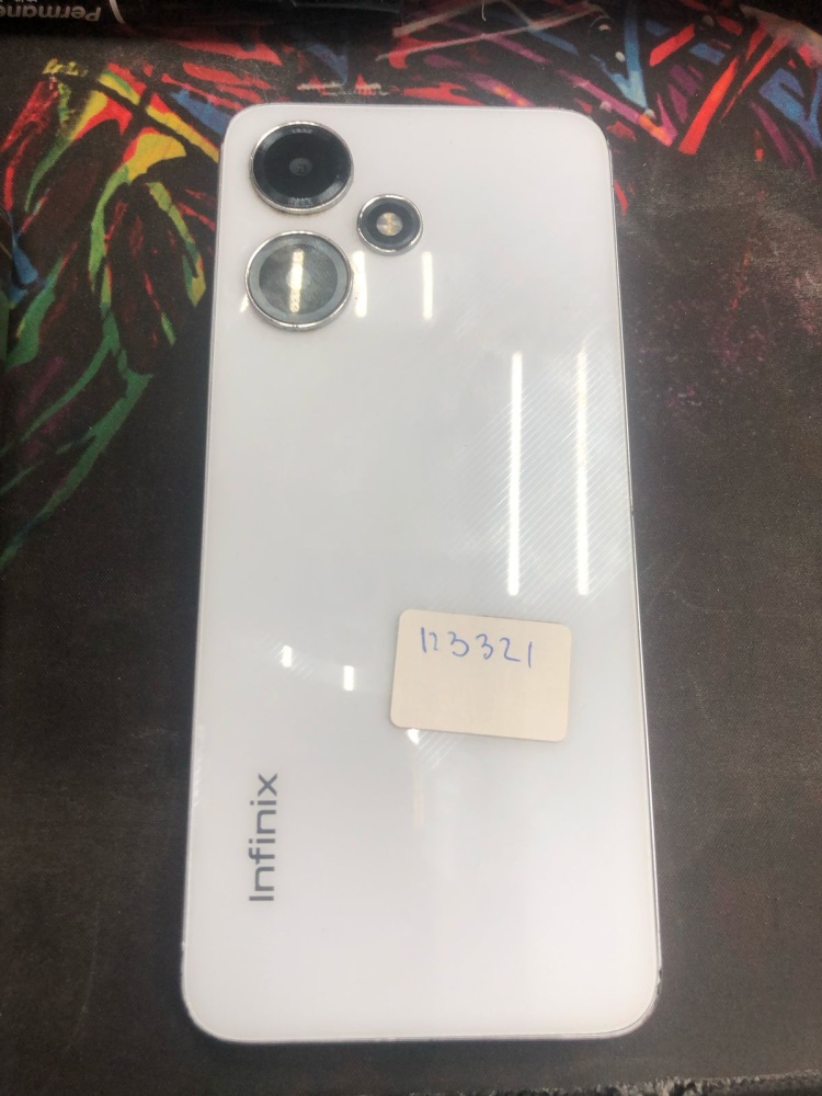 Мобильный телефон Infinix HOT 30 play 8\128