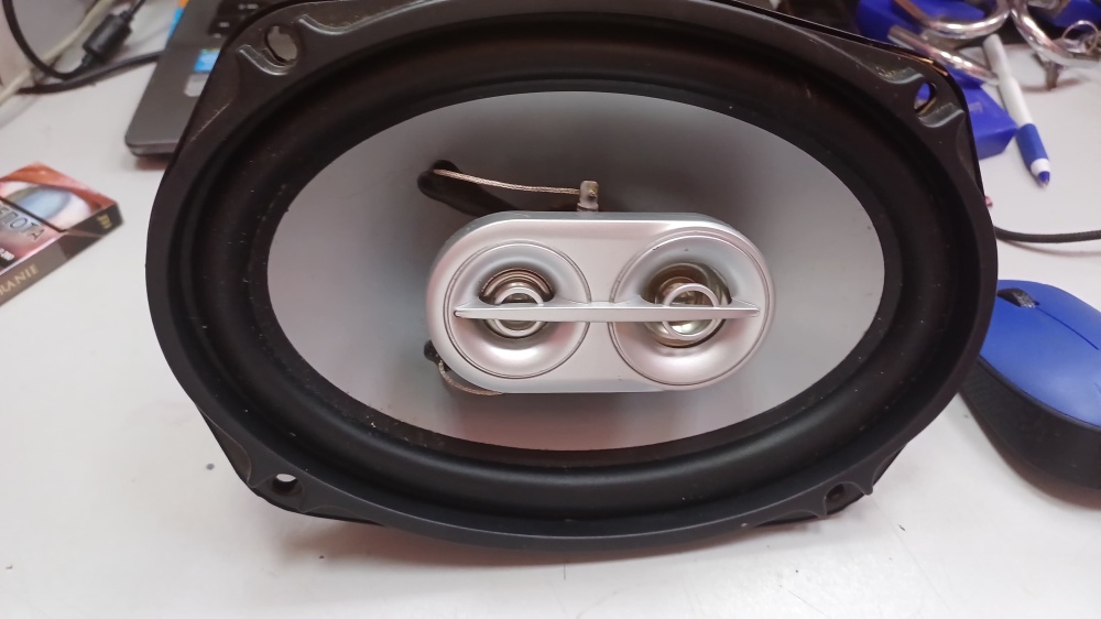 Автомобильные колонки Calcell 23см 300вт