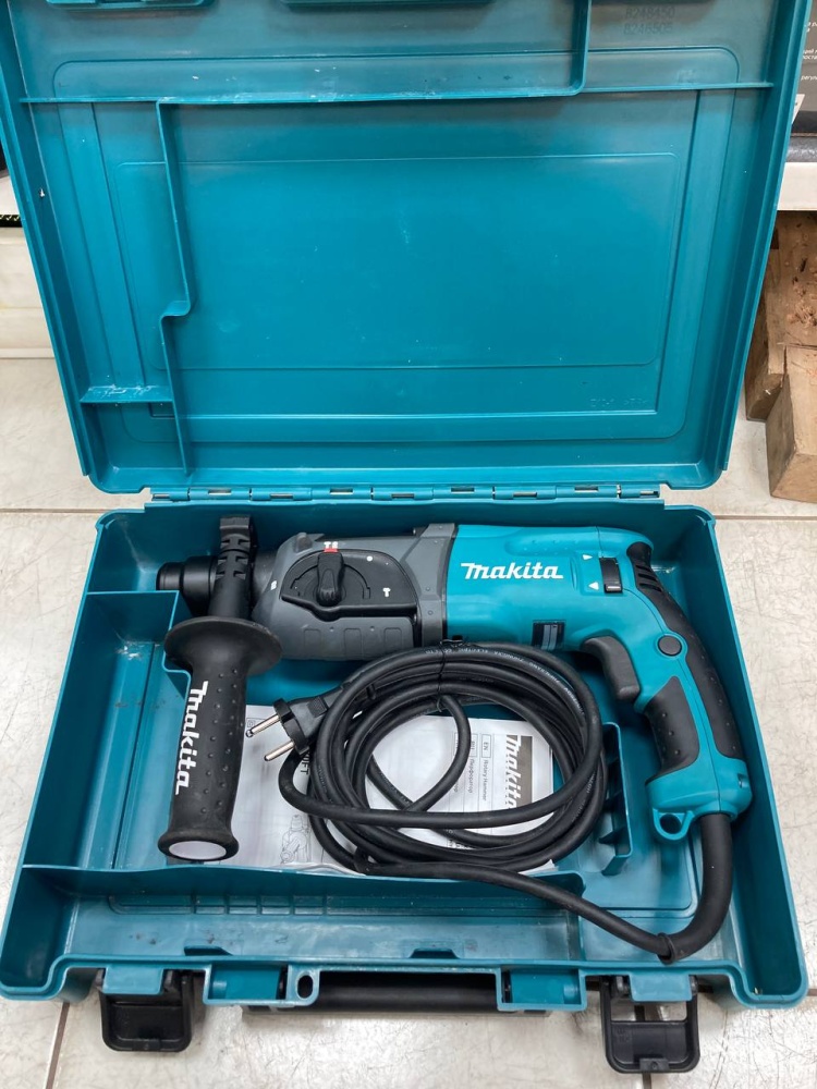 Перфоратор Makita HR2470