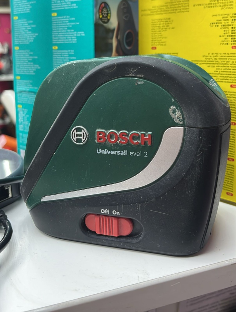 Лазерный уровень Bosch Universal Level2