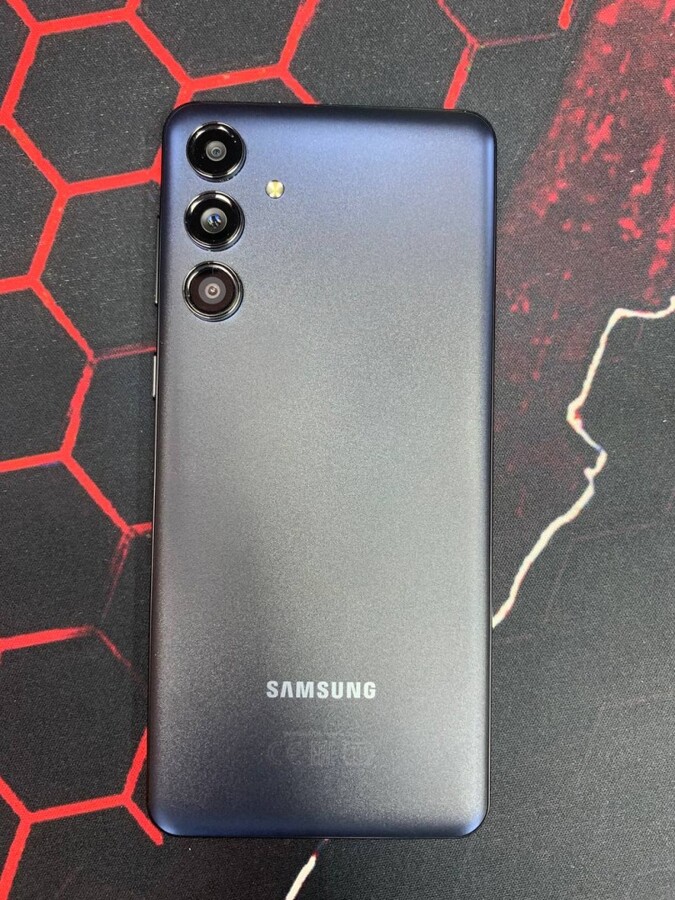 Смартфон Samsung  M55 8/128