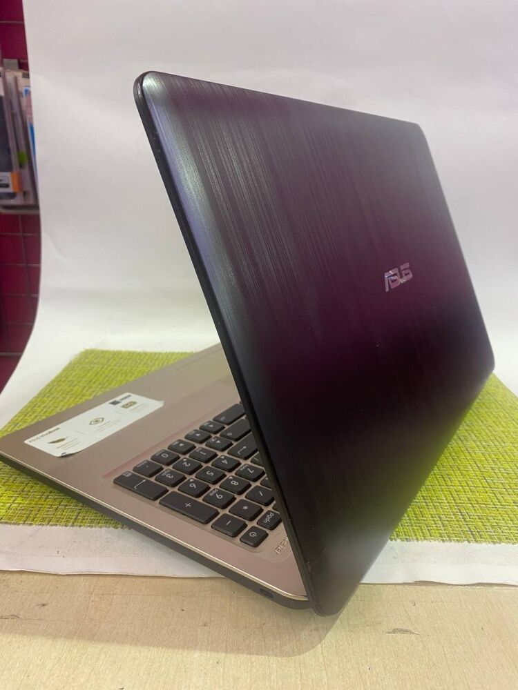 Ноутбук ASUS f540b