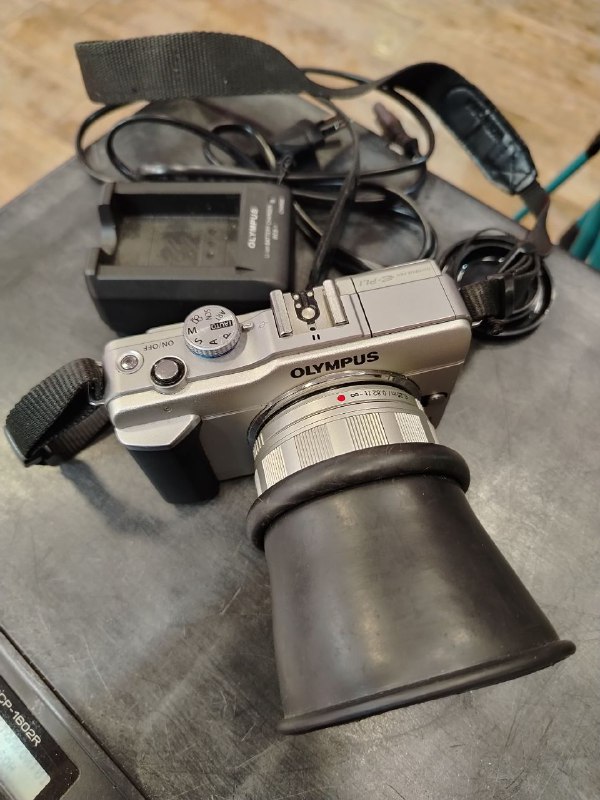 Фотоаппарат Olympus T-PL1