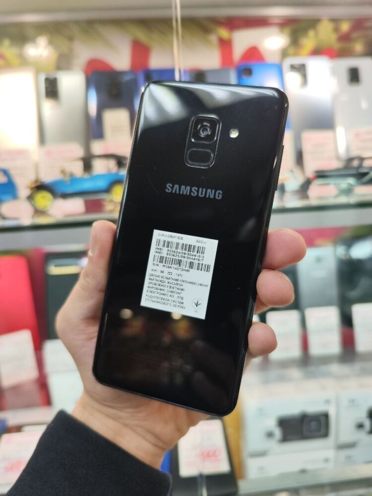Смартфон Samsung A8 2018 4\32гб